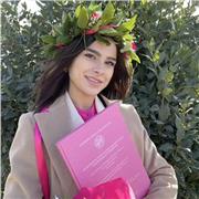 Non trasmetto solo nozioni, ma accendo curiosità. Laureata in Scienze e tecniche psicologiche e laureanda magistrale.